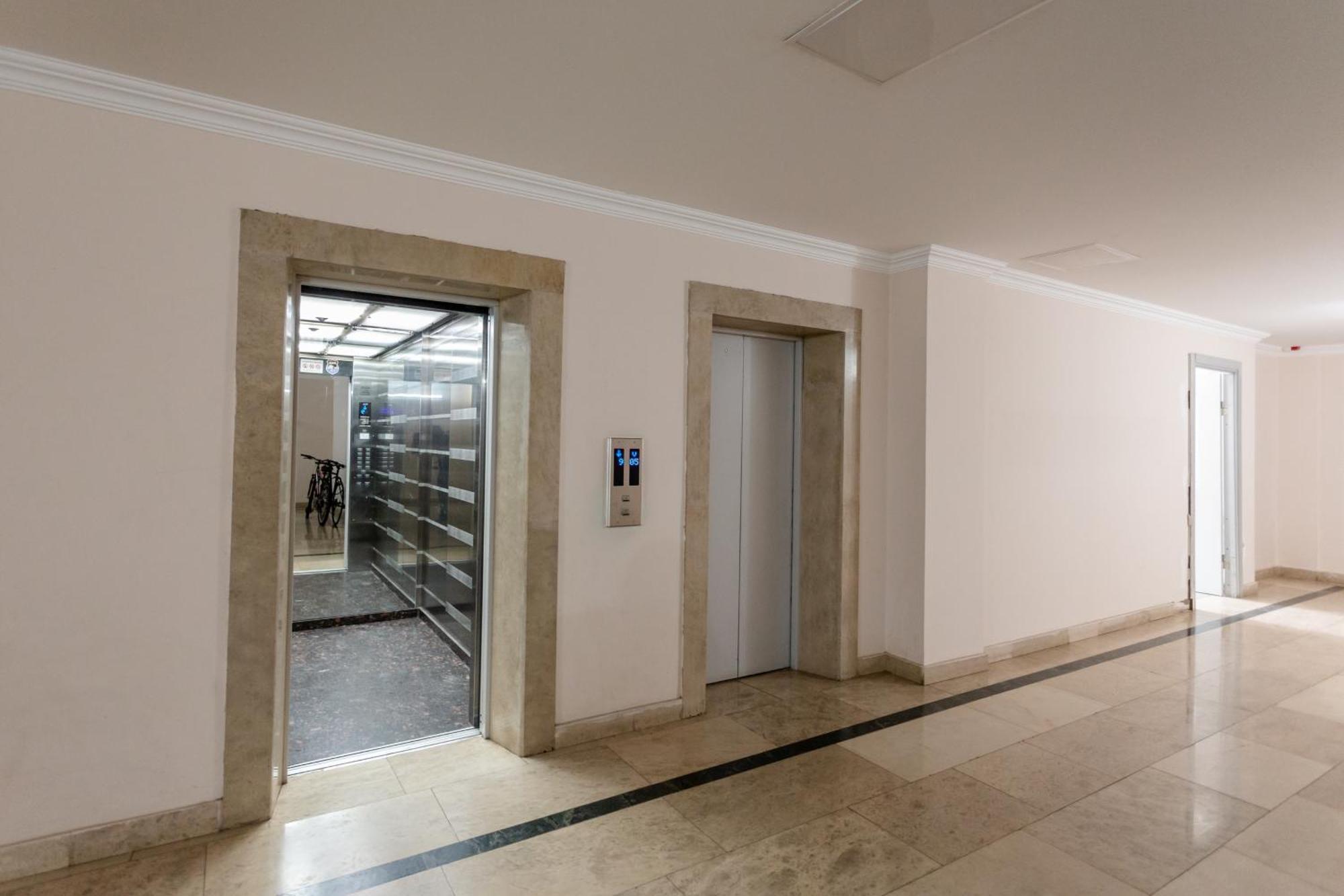 The Grand Apartment Lll Тбілісі Екстер'єр фото