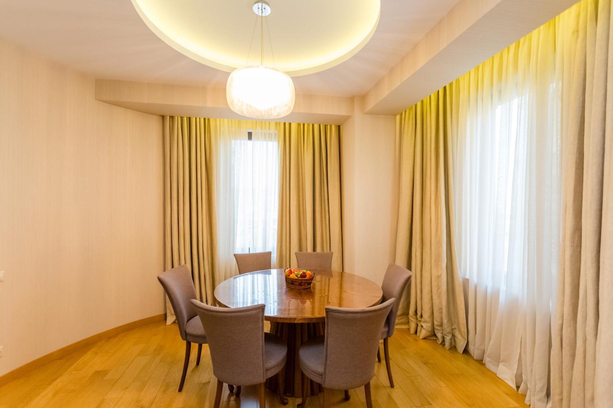 The Grand Apartment Lll Тбілісі Екстер'єр фото